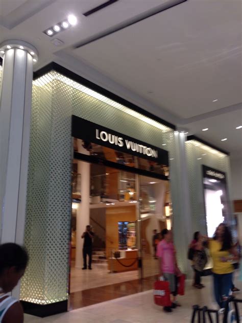 Louis Vuitton Garden City Macy's Roosevelt Field